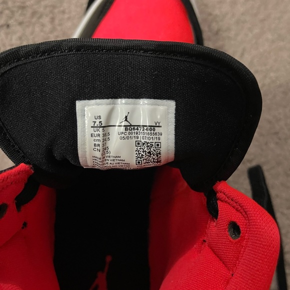 Air Jordan 1 Mid - Picture 6 of 7